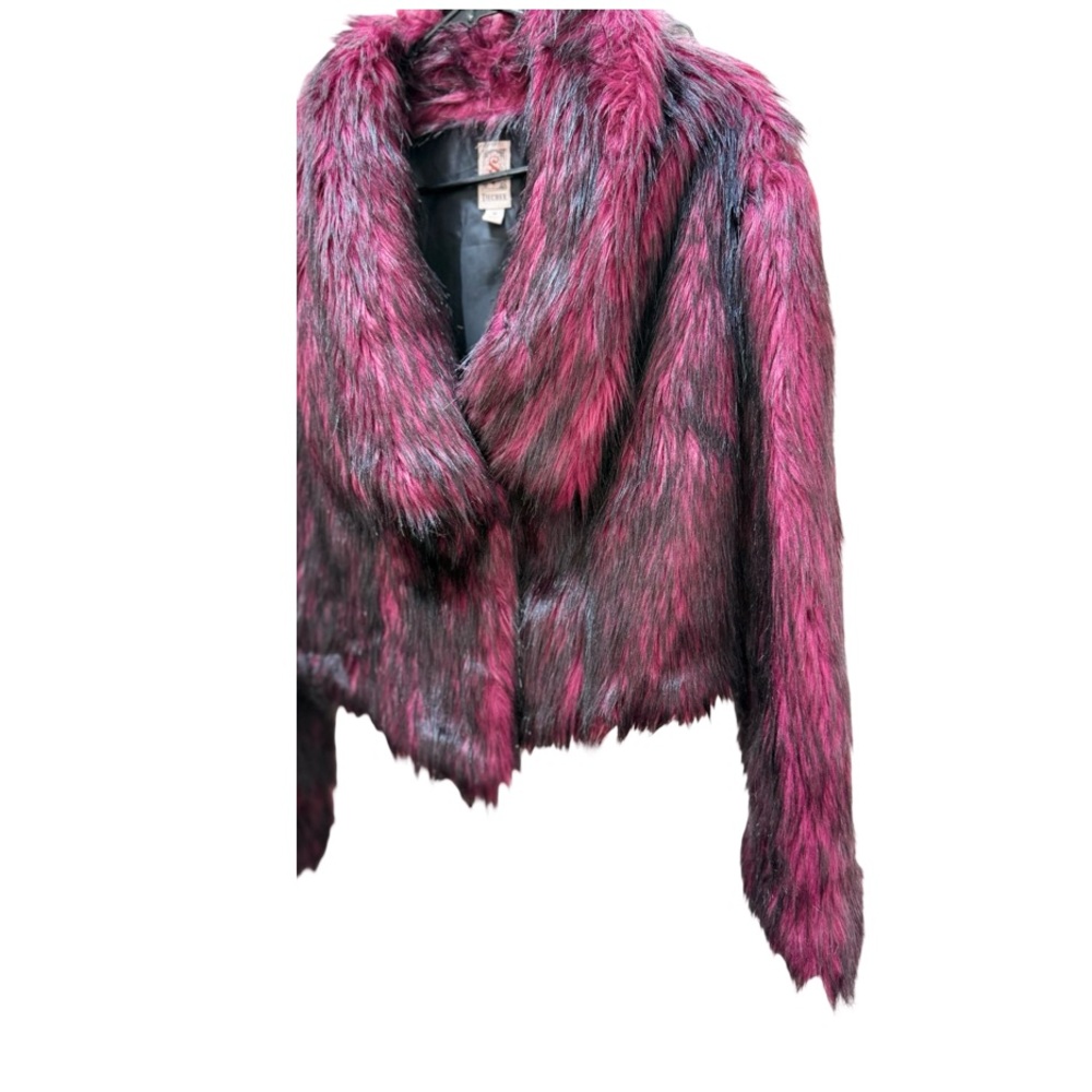 Dramatic Faux Fur Goth Jacket – M - Picture 5 of 17